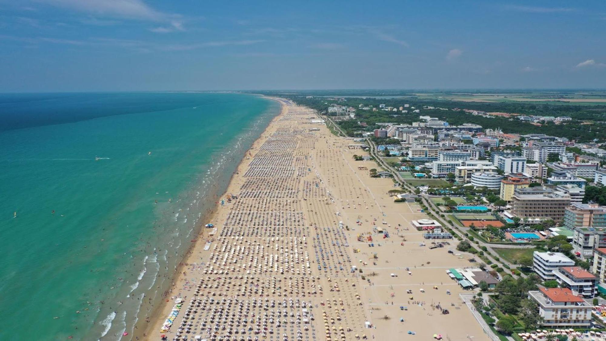 Nice Apartment With Terrace Next To The Sea Bibione Eksteriør bilde