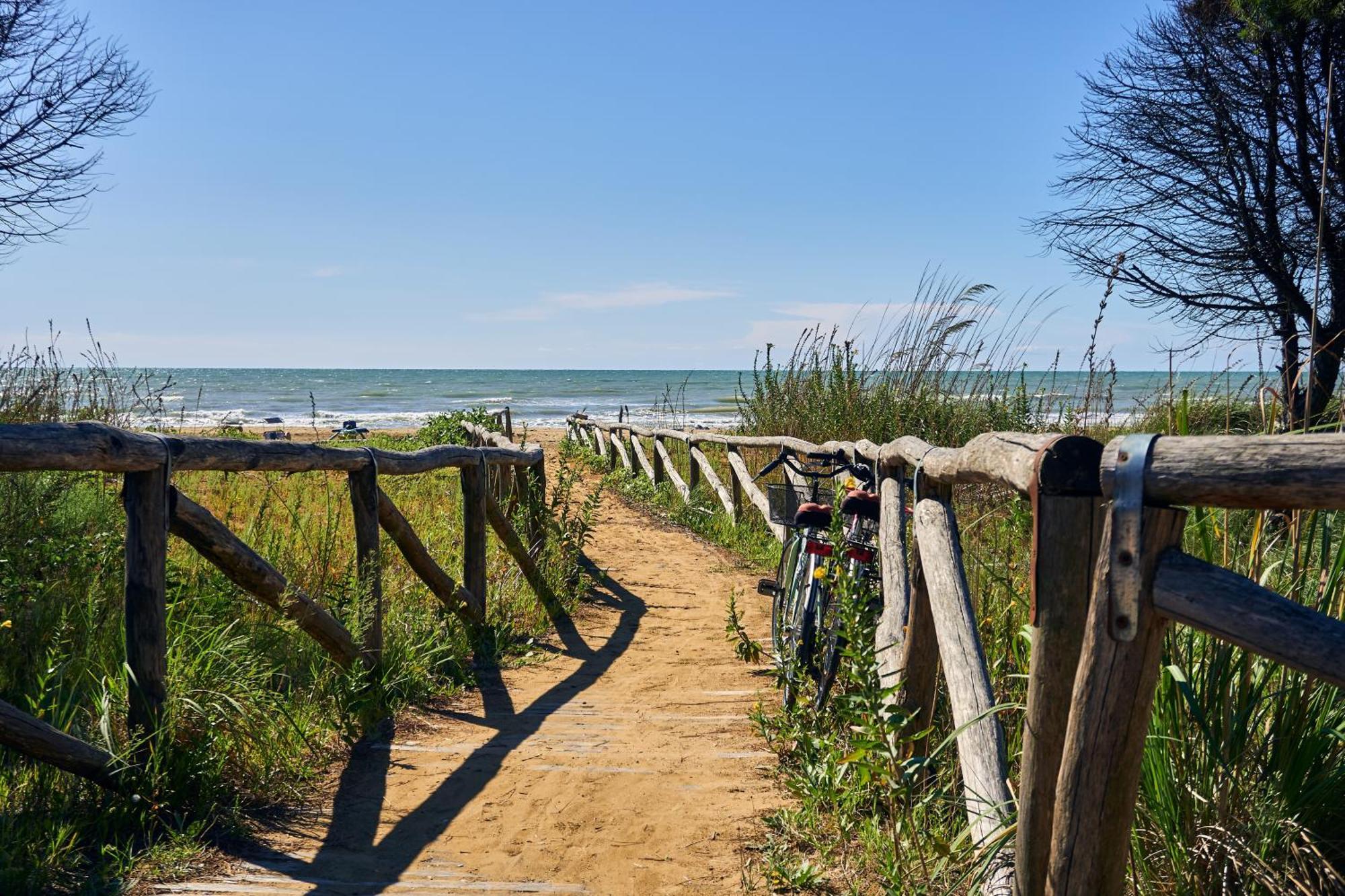 Nice Apartment With Terrace Next To The Sea Bibione Eksteriør bilde